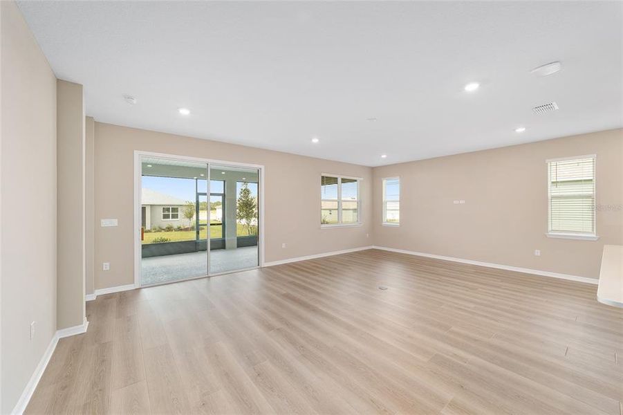 Spacious, unfurnished interior of a new home in , Ocala (Image 41).