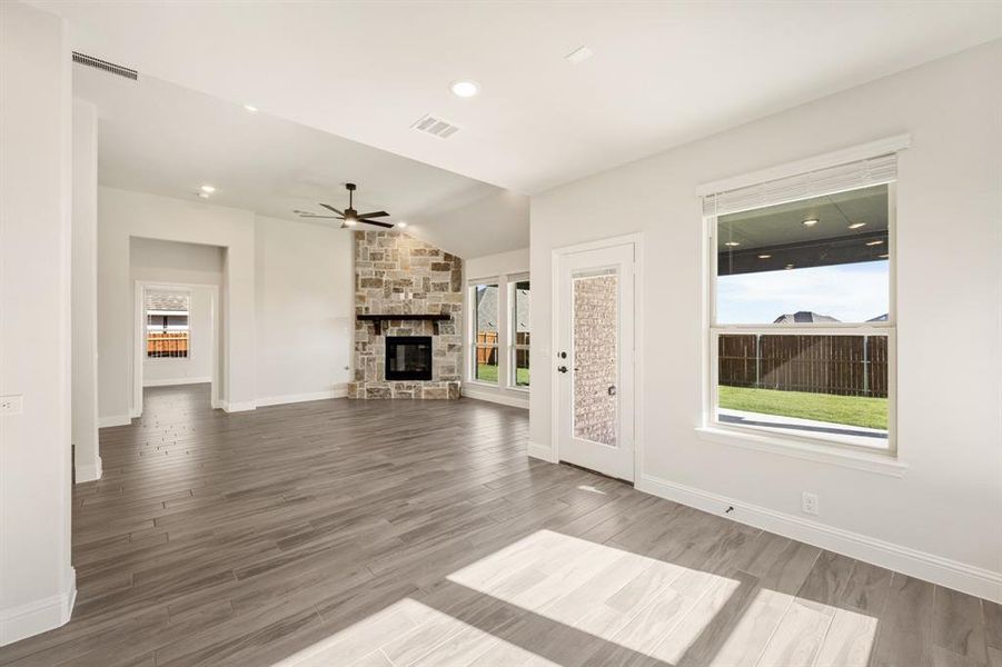 Spacious, unfurnished interior of a new home in The Oaks, Red Oak (Image 38). Spacious, unfurnished interior of a new home in The Oaks, Red Oak (Image 38).