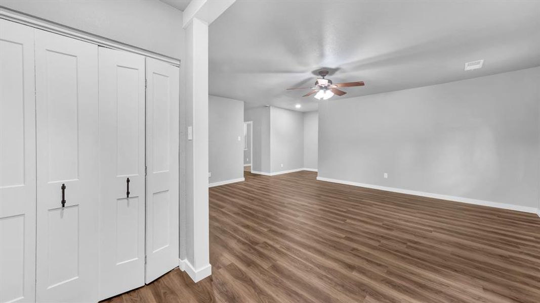 Spacious, unfurnished interior of a new home in , Weatherford (Image 20).