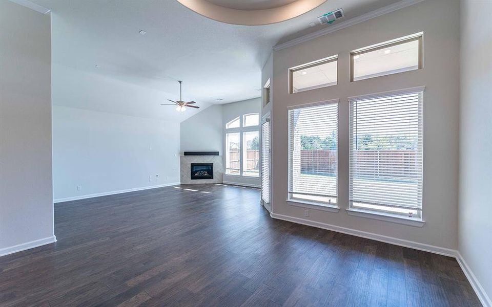 Spacious, unfurnished interior of a new home in Sonoma Verde, Rockwall (Image 11).