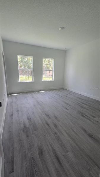 Spacious, unfurnished interior of a new home in , Ocala (Image 15).