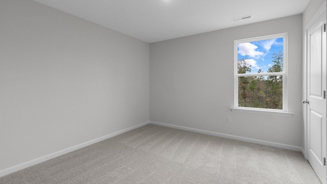 Spacious, unfurnished interior of a new home in Country Creek, Lexington (Image 23).