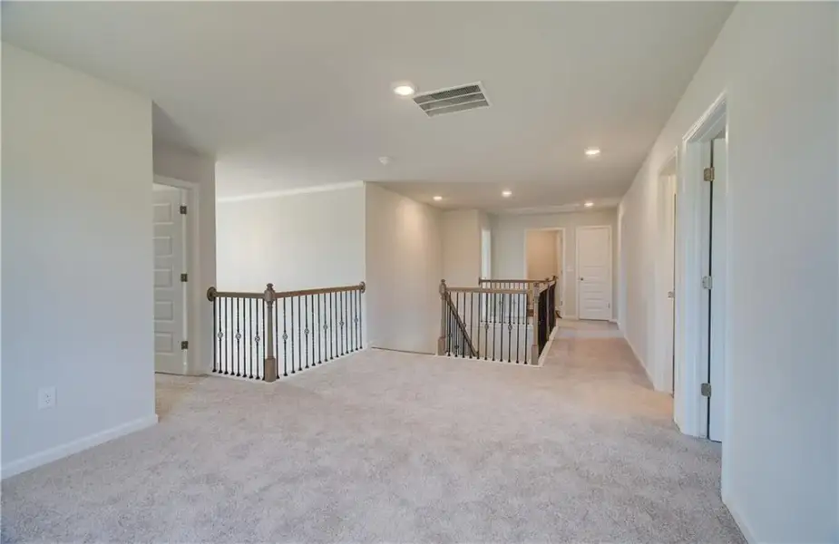 Spacious, unfurnished interior of a new home in Grandview at Millers Mill, Stockbridge (Image 27).
