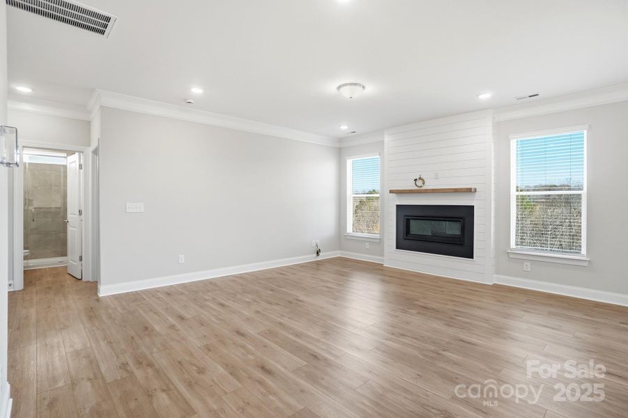 Spacious, unfurnished interior of a new home in Summerlin, Mooresville (Image 23).