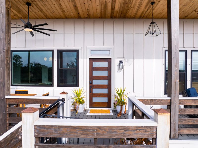Exterior details and patio area of a home in , Charleston (Image 23).