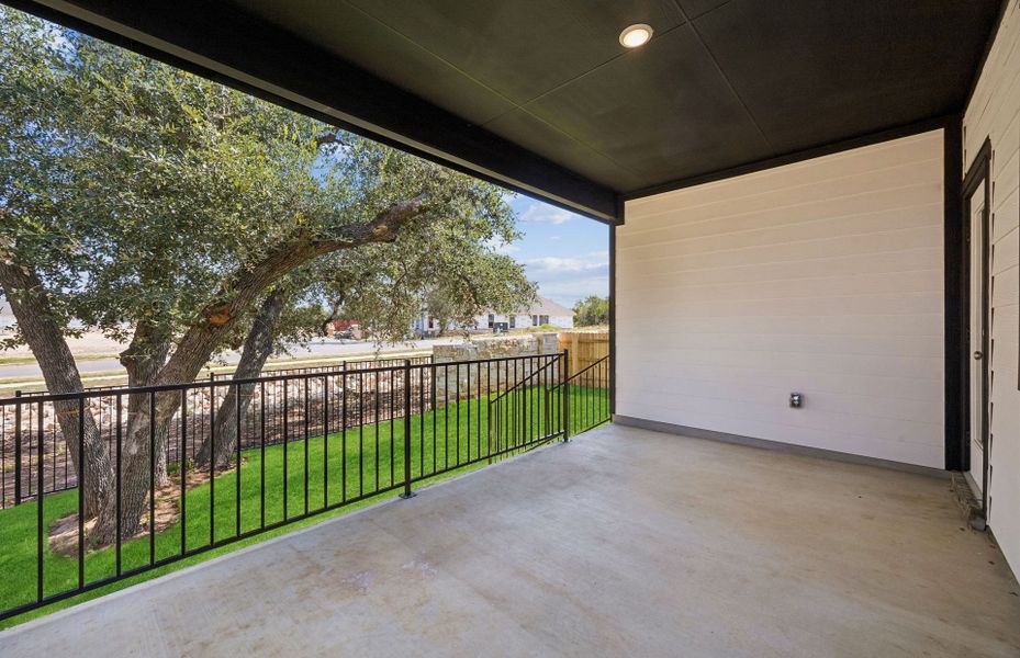 Exterior details and patio area of a home in La Cima, San Marcos (Image 23).