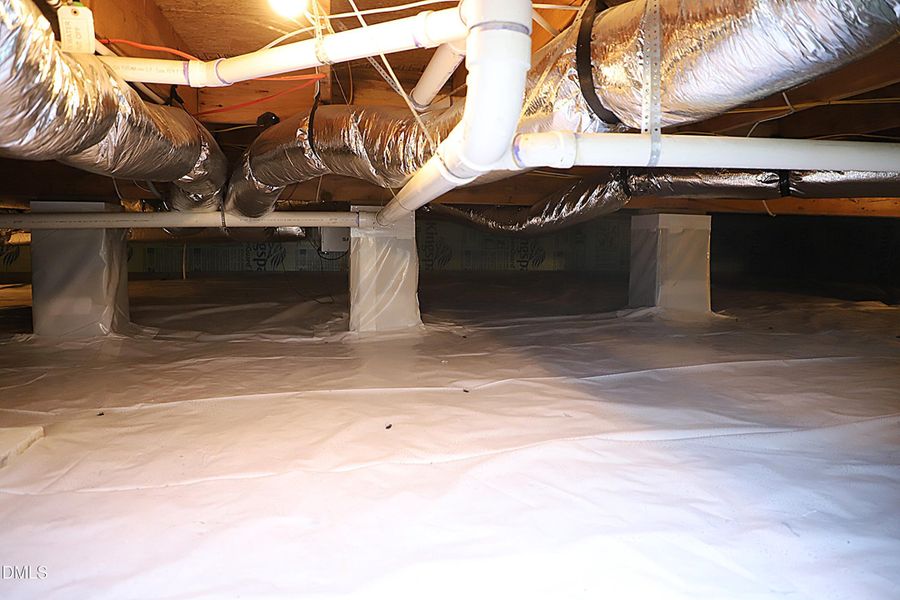 crawlspace crawlspace