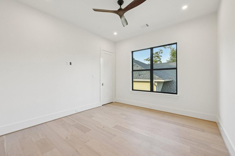 Spacious, unfurnished interior of a new home in , Houston (Image 21).