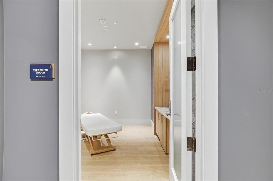 Furnished interior view inside a new home in , St. Petersburg (Image 64).