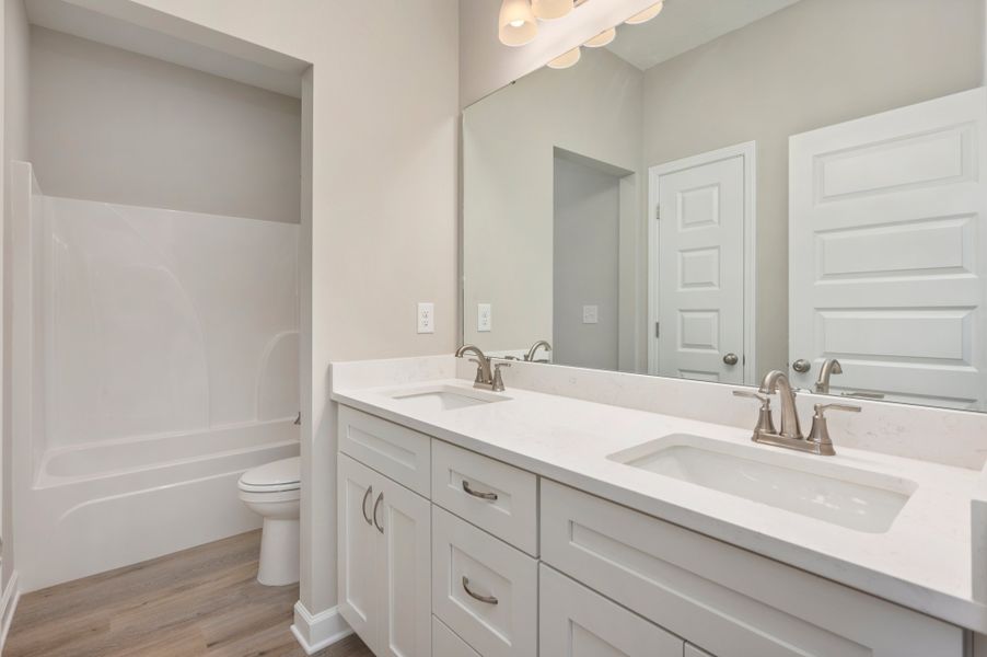 Representative furnished interior of a home built from the Sierra by CJL Homes in Oak Hollow, Crestview (Image 7).