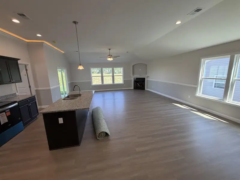 Spacious, unfurnished interior of a new home in Cleveland Meadows, Spartanburg (Image 7).