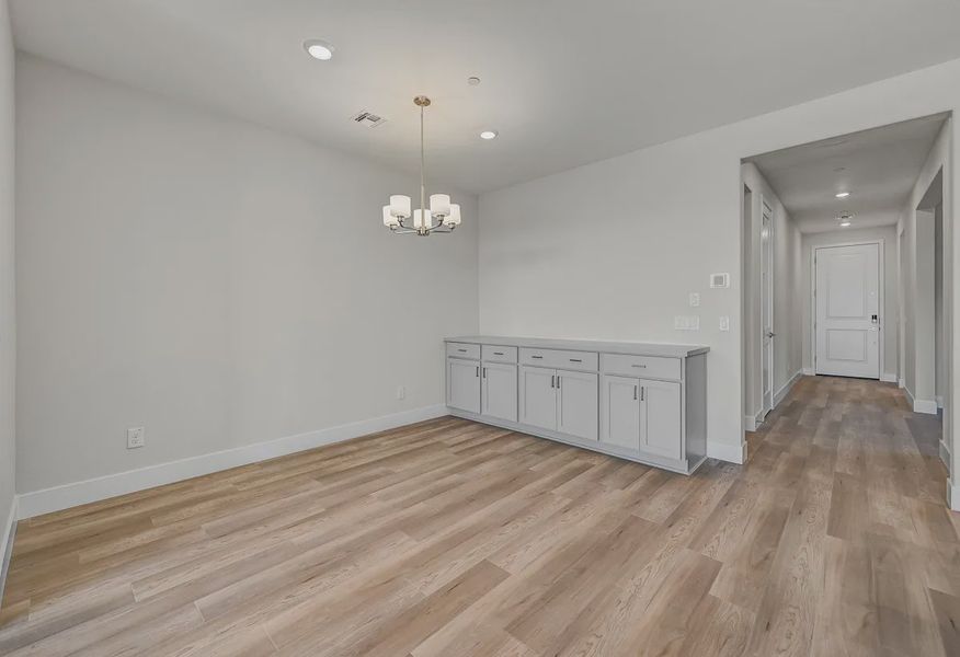 Ridgecrest Flourish HS 91 Dine - 15 of 19