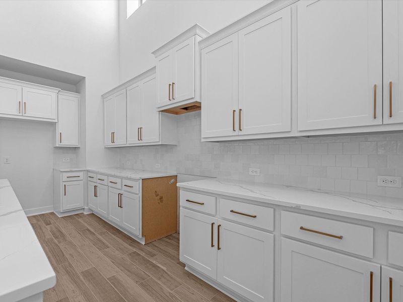 Representative image. Features, specifications, selections and colors may vary.