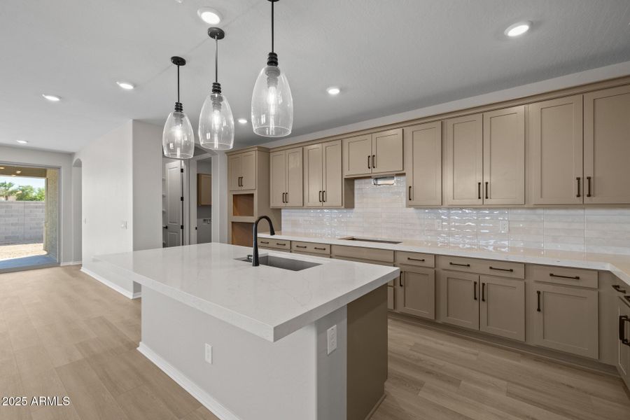 10)KITCHEN 10)KITCHEN