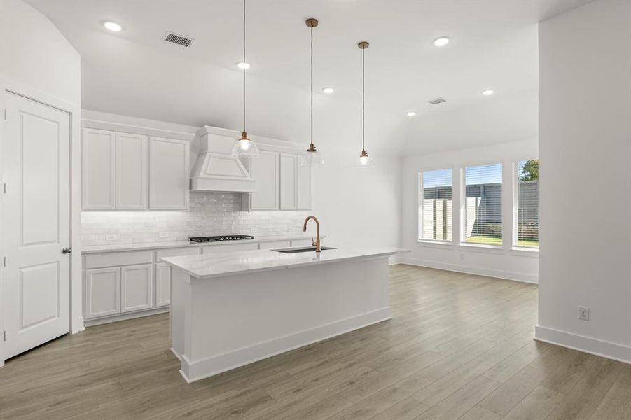 13. 2904 Barbary - Kitchen (2)