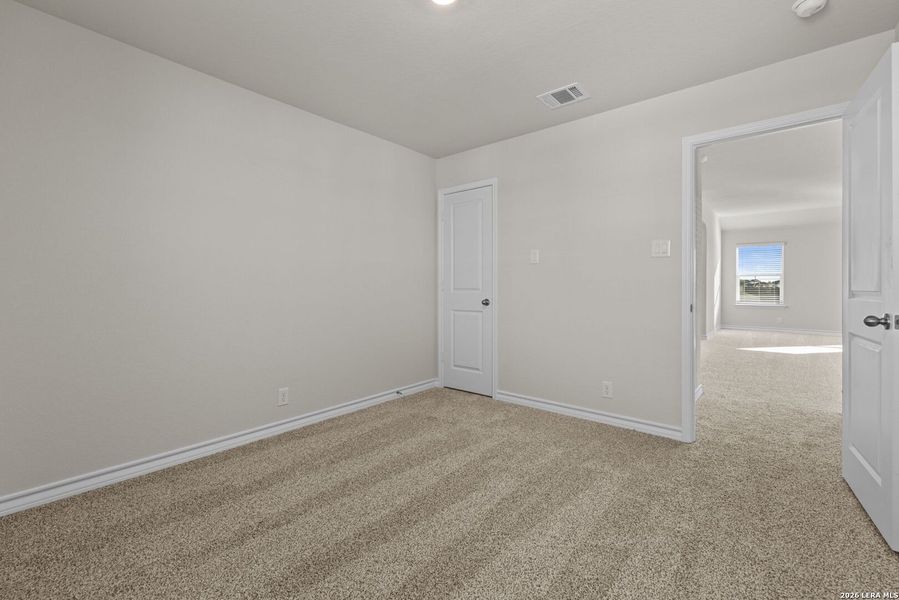 Spacious, unfurnished interior of a new home in Redbird Ranch, San Antonio (Image 25).