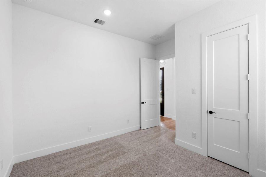 Spacious, unfurnished interior of a new home in Briarley, Montgomery (Image 33).
