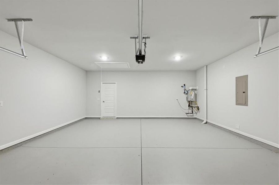 Spacious, unfurnished interior of a new home in Tuscany Hills, Douglasville (Image 31). Spacious, unfurnished interior of a new home in Tuscany Hills, Douglasville (Image 31).