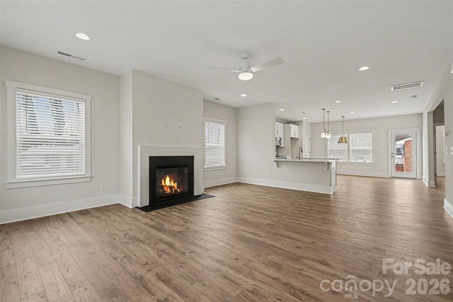 Main Floor (no virtual staging)