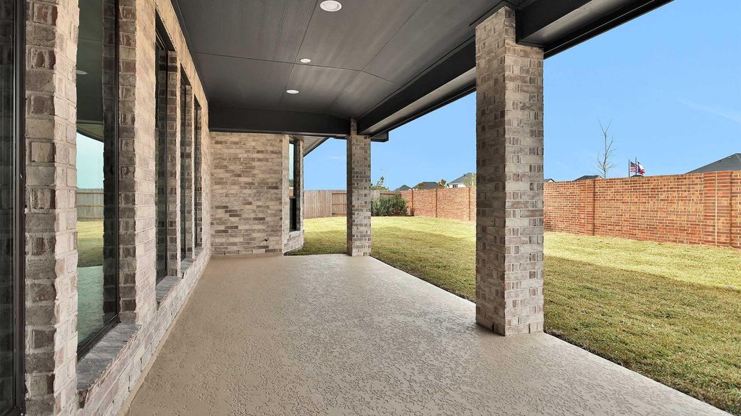 Exterior details and patio area of a home in Katy Court, Katy (Image 3).