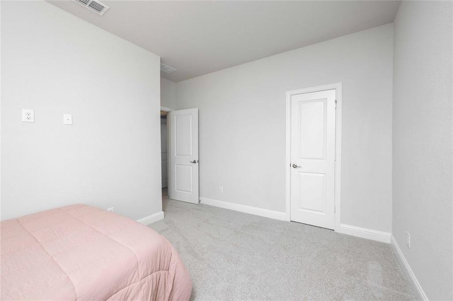 Spacious, unfurnished interior of a new home in Symmetry 37s, Frisco (Image 20). Spacious, unfurnished interior of a new home in Symmetry 37s, Frisco (Image 20).