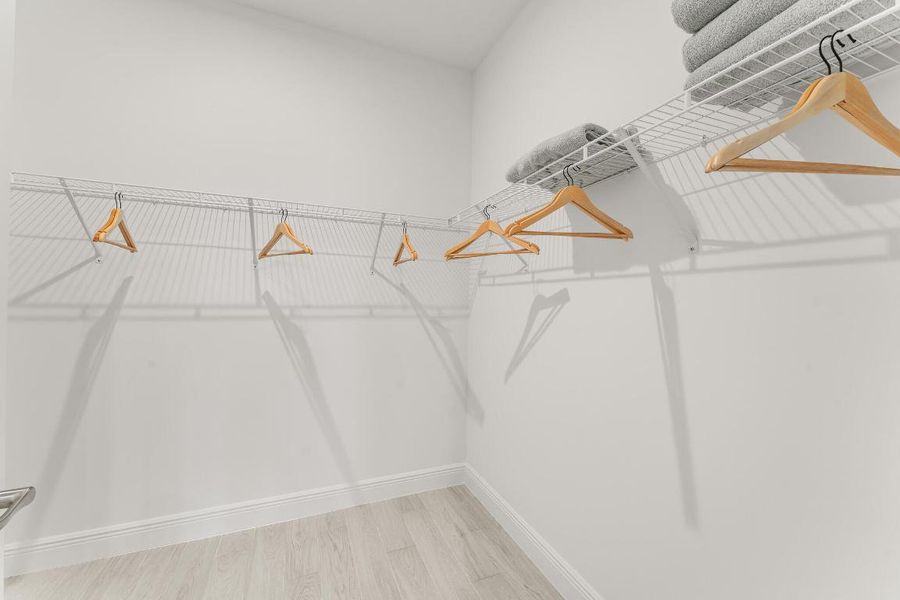 US_SEF_ISLA_LOT 13_STAGED_OWNERS CLOSET