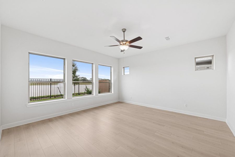 Spacious, unfurnished interior of a new home in Meridiana 55' Homesites, Manvel (Image 28). Spacious, unfurnished interior of a new home in Meridiana 55' Homesites, Manvel (Image 28).