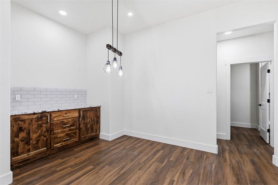 Spacious, unfurnished interior of a new home in , Granbury (Image 30). Spacious, unfurnished interior of a new home in , Granbury (Image 30).