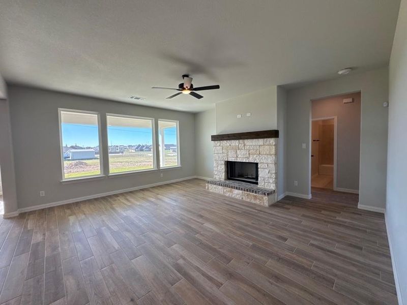 Spacious, unfurnished interior of a new home in Fairview Meadows, New Fairview (Image 9).