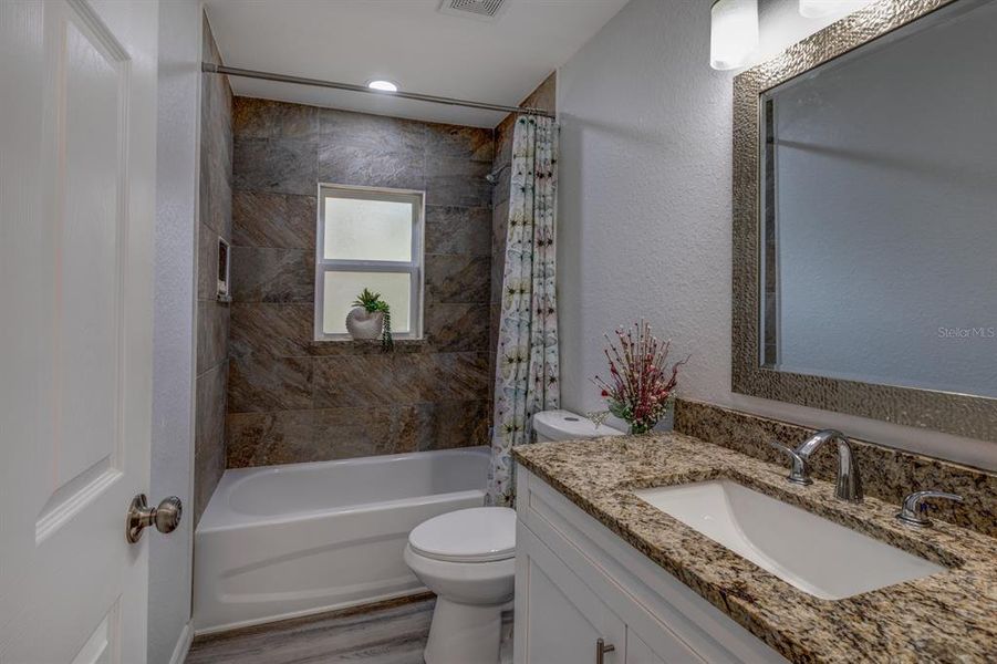 Furnished interior view inside a new home in , Ocklawaha (Image 16).