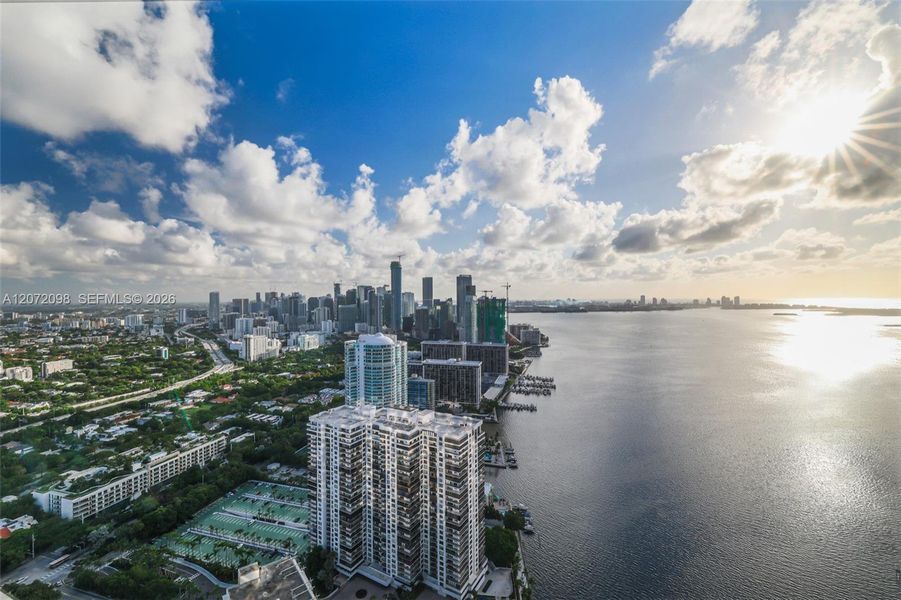 Condo located in Miami, FL showcasing its design and architecture (Image 29).