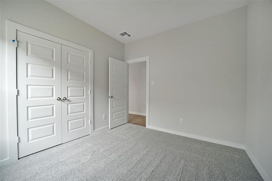 Spacious, unfurnished interior of a new home in Sunterra, Katy (Image 98). Spacious, unfurnished interior of a new home in Sunterra, Katy (Image 98).