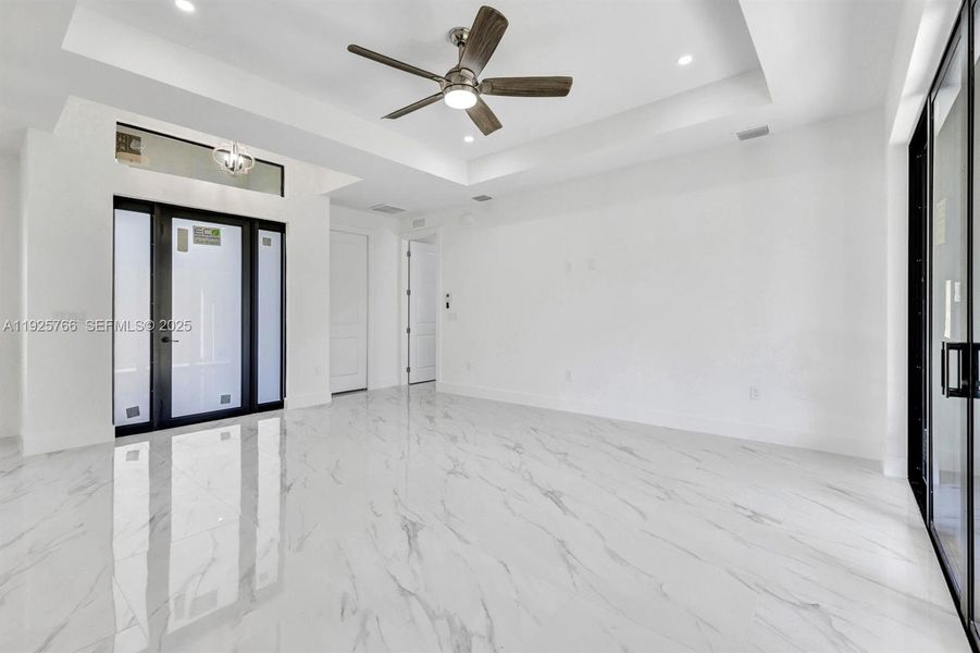 Spacious, unfurnished interior of a new home in , Lehigh Acres (Image 15).