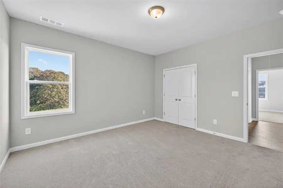 Spacious, unfurnished interior of a new home in , Gainesville (Image 69).