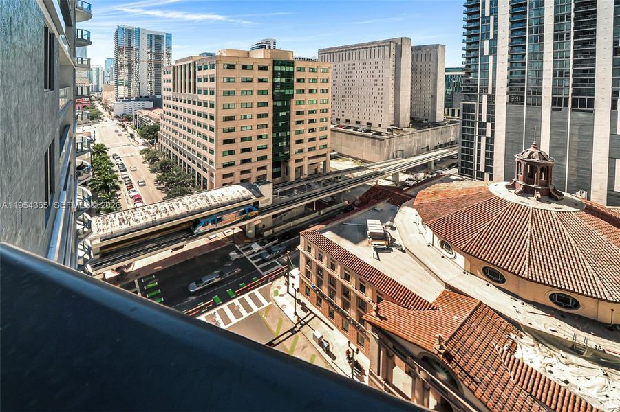 Image 28 of a home in .