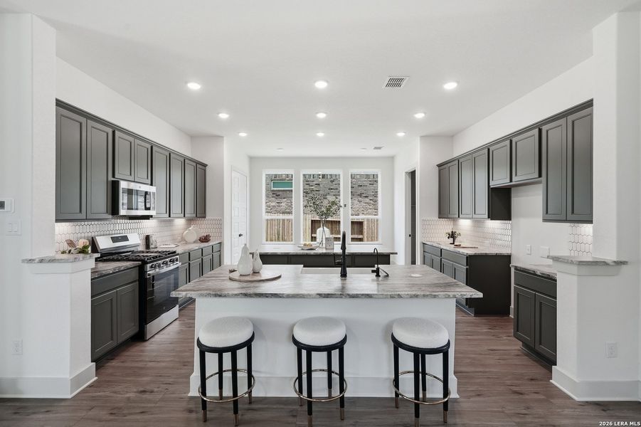 Furnished interior view inside a new home in Buffalo Crossing, Cibolo (Image 19). Furnished interior view inside a new home in Buffalo Crossing, Cibolo (Image 19).