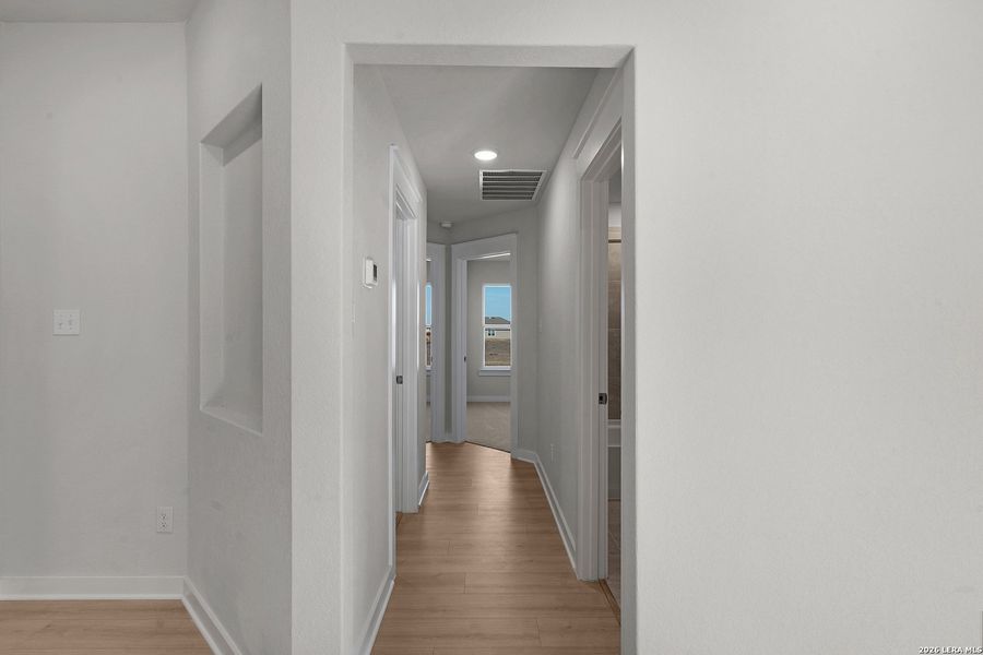 Spacious, unfurnished interior of a new home in Westridge, San Antonio (Image 13).