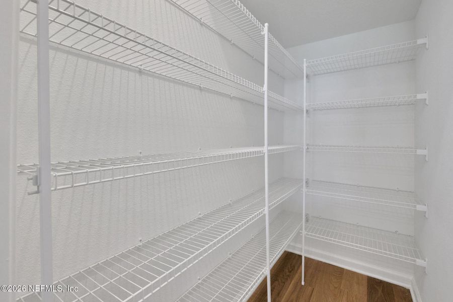 Spacious, unfurnished interior of a new home in Jennings Farm, Middleburg (Image 43).