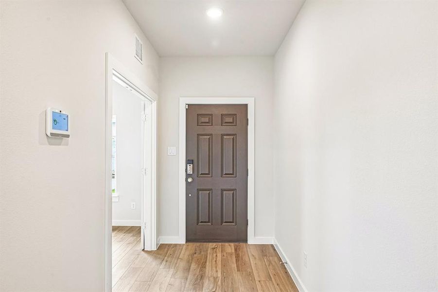 Spacious, unfurnished interior of a new home in Overland Grove, Forney (Image 10).
