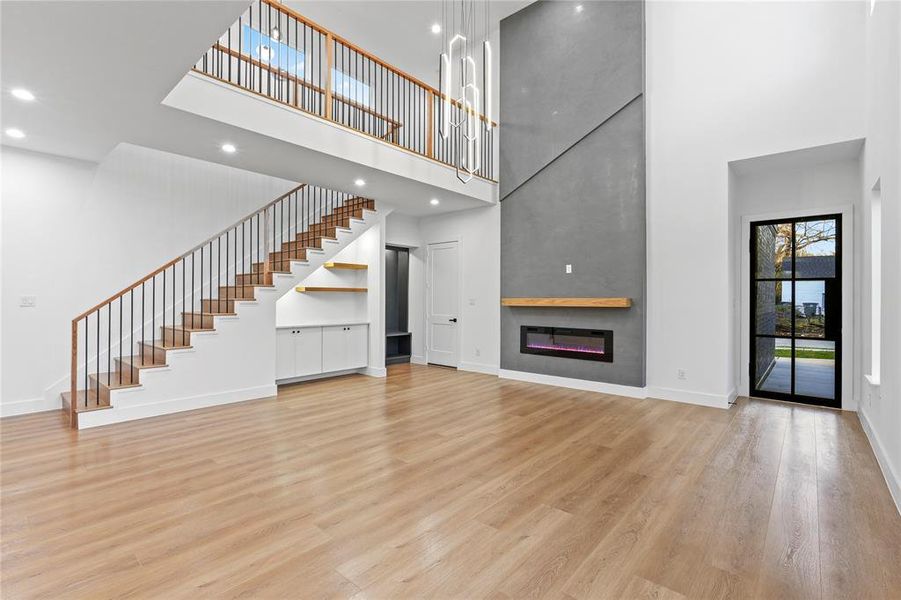 Spacious, unfurnished interior of a new home in , Dallas (Image 28).