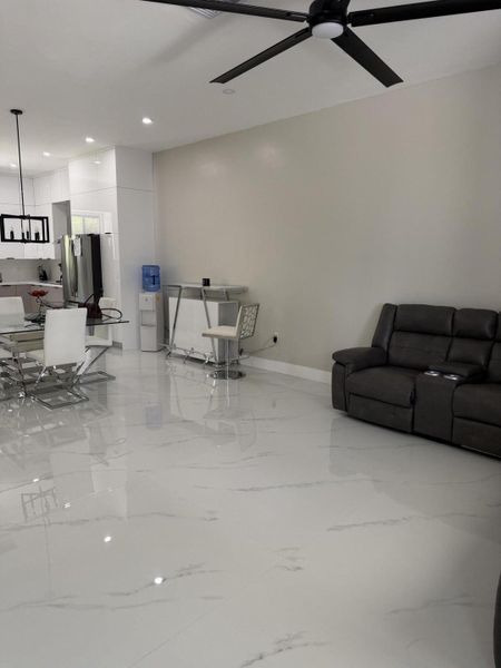 AAC5A09C-0E13-4413-BF65-92B657D12AEB