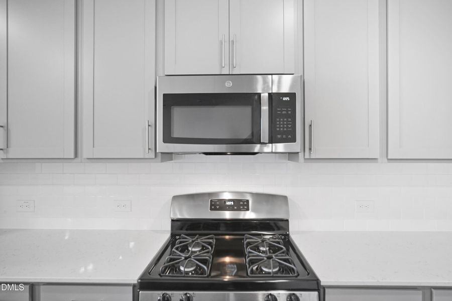 SUN_Everlee_Pic_CarsonII_QMI_226_Kitchen