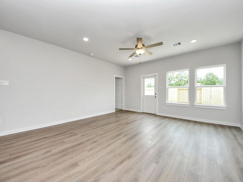 Spacious, unfurnished interior of a new home in The Villages at WestPointe, Dayton (Image 16).