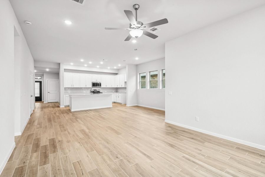 Spacious, unfurnished interior of a new home in Escondido 45’ Homesites, Magnolia (Image 31).