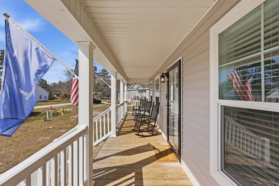Exterior details and patio area of a home in , Walterboro (Image 3).