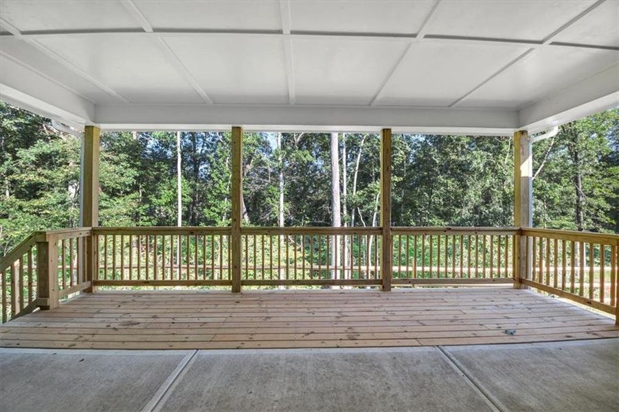 Exterior details and patio area of a home in Tuscany Hills, Douglasville (Image 23).