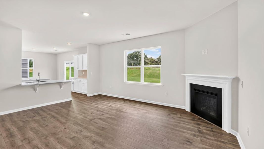 Spacious, unfurnished interior of a new home in Woodglen, Piedmont (Image 21).