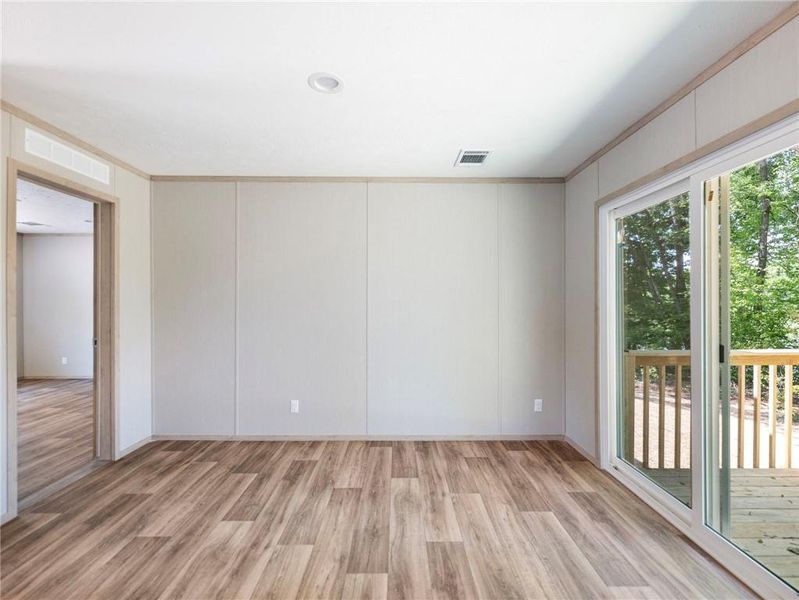 Spacious, unfurnished interior of a new home in , Gainesville (Image 12).
