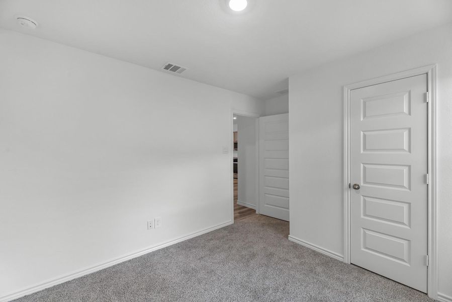 Spacious, unfurnished interior of a new home in Reserve at Mallard Lakes, Orange (Image 17). Spacious, unfurnished interior of a new home in Reserve at Mallard Lakes, Orange (Image 17).