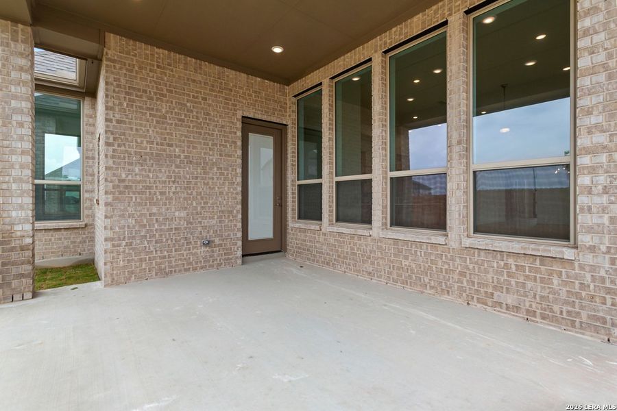 Exterior details and patio area of a home in Briggs Ranch, San Antonio (Image 18).
